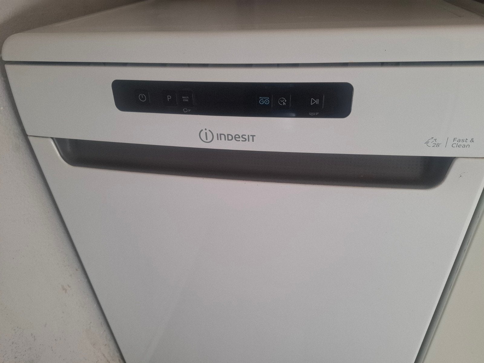 Indesit zeer luxe AAA vaatwasser - 2 jaar oud, Ophalen