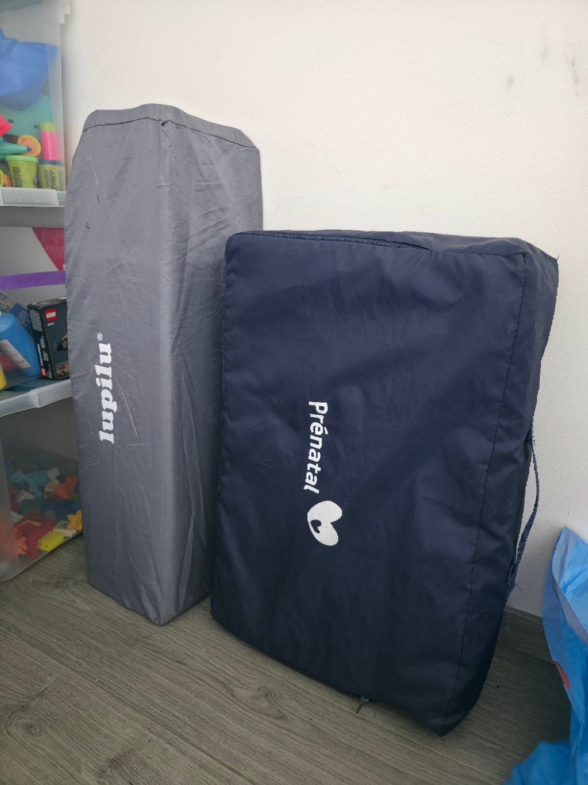 Campingbed met matras, Ophalen of Verzenden, Gebruikt, Reisbedje