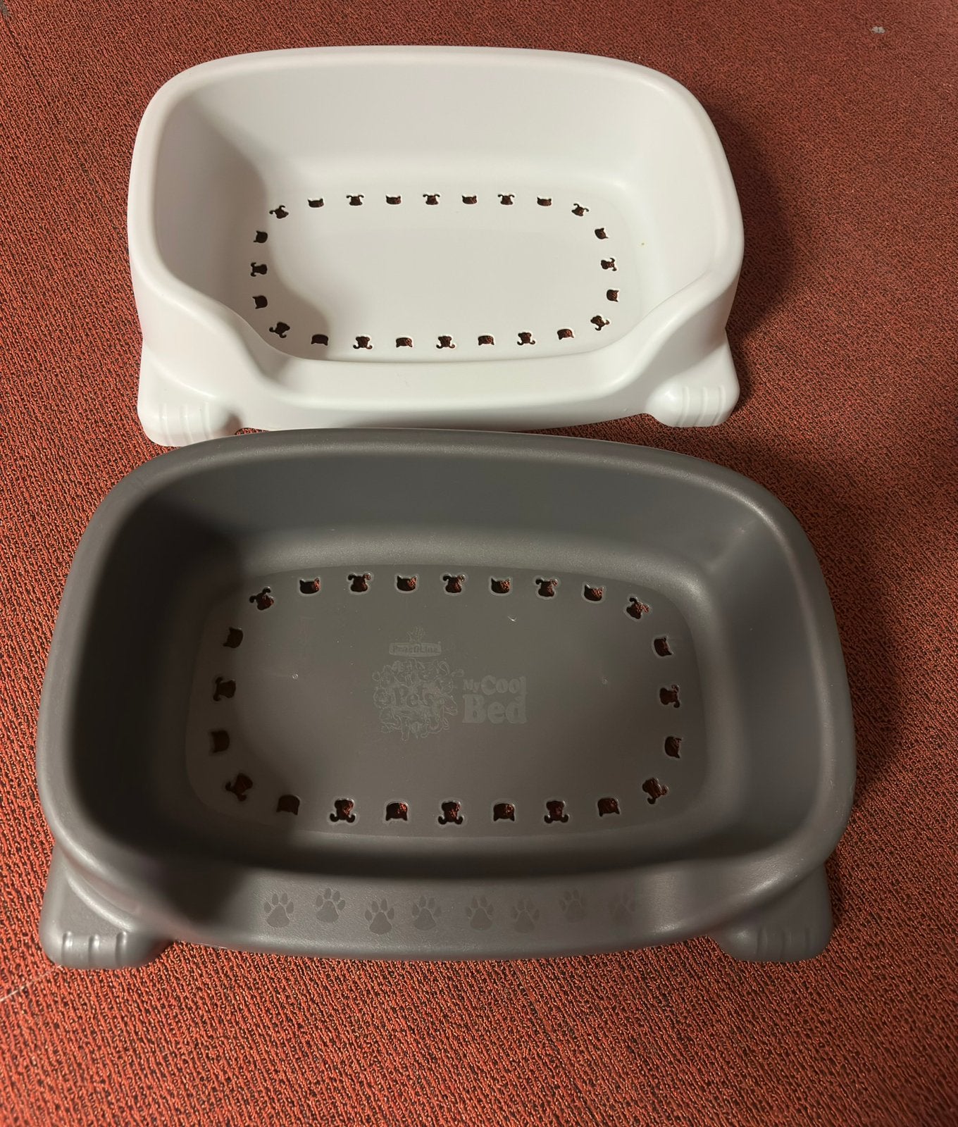 Honden of kattenmanden plastic, Ophalen, Zo goed als nieuw