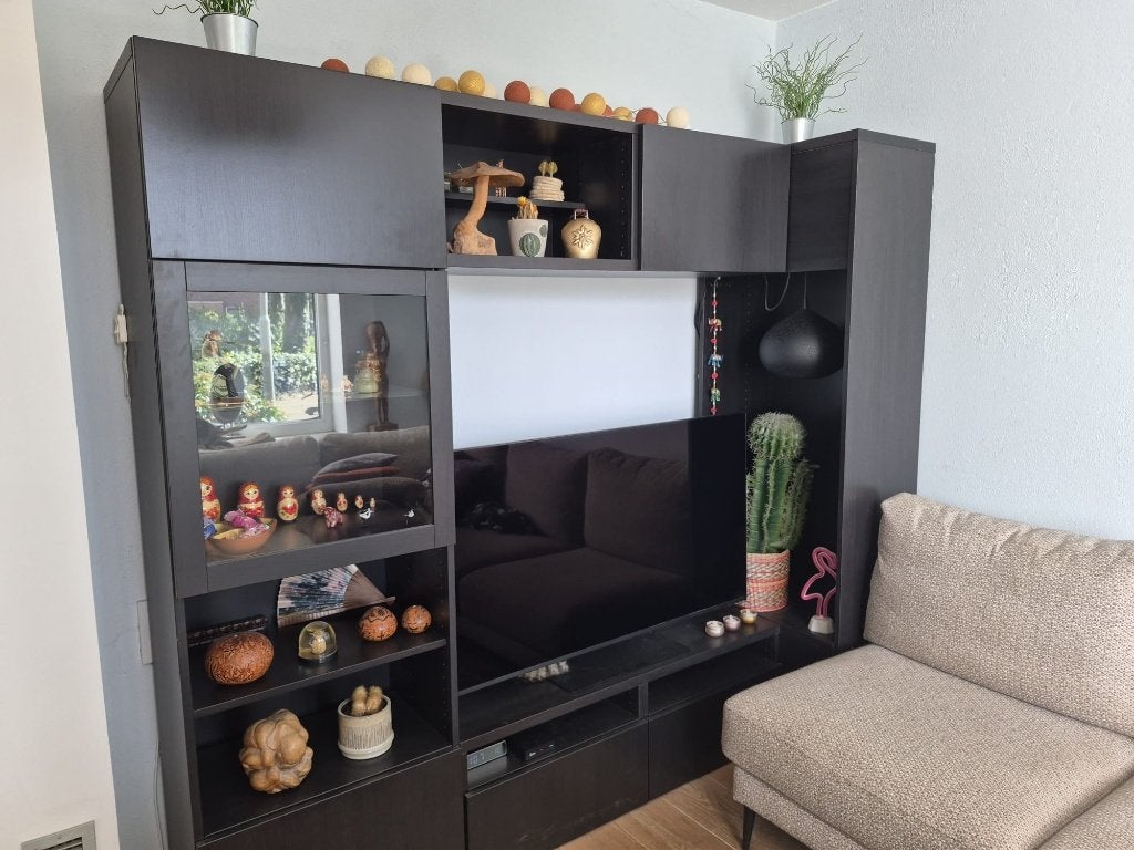 Foto 4 van IKEA BESTÅ tv-wand / vitrinekast – zwartbruin