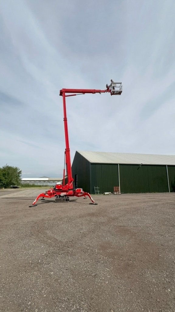 AVB HOOGWERKERS Kraantjes, Heftrucks  Schaarliften  etc., Ophalen