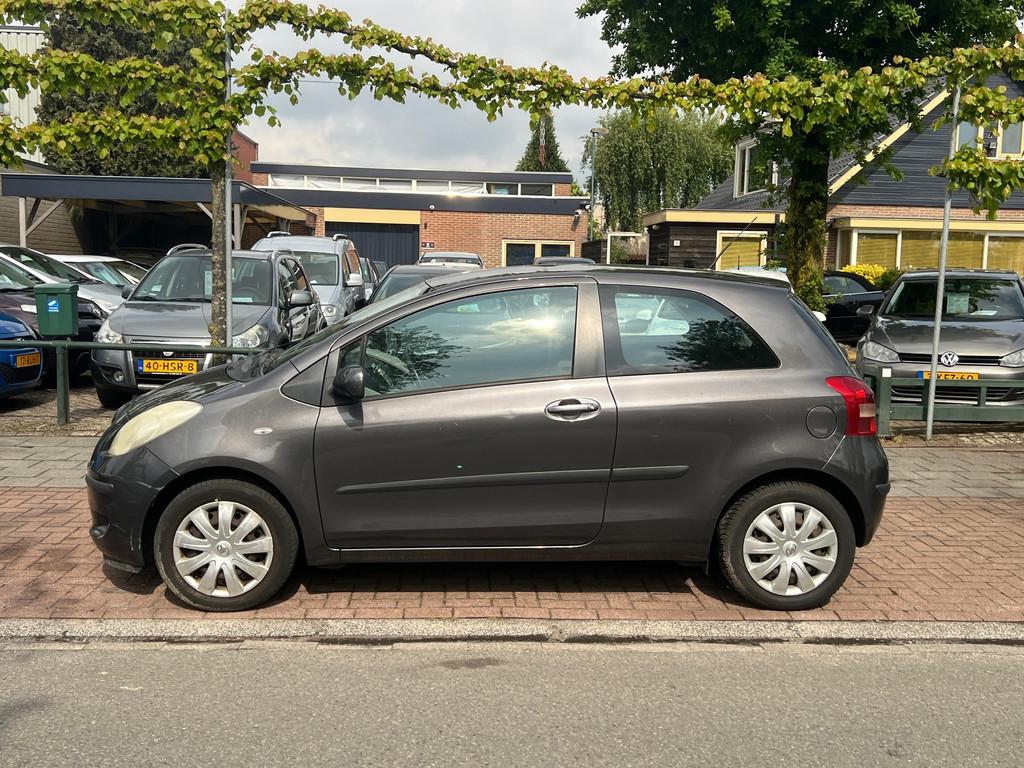Toyota Yaris 1.3 VVTi *Automaat| APK 04-2027!, 750 kg, 4 cilinders, Origineel Nederlands, Bedrijf