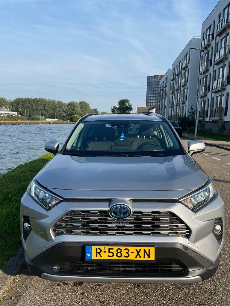Foto 3 van Toyota Rav4 2.5 Hybrid AWD 2019 - technisch goed