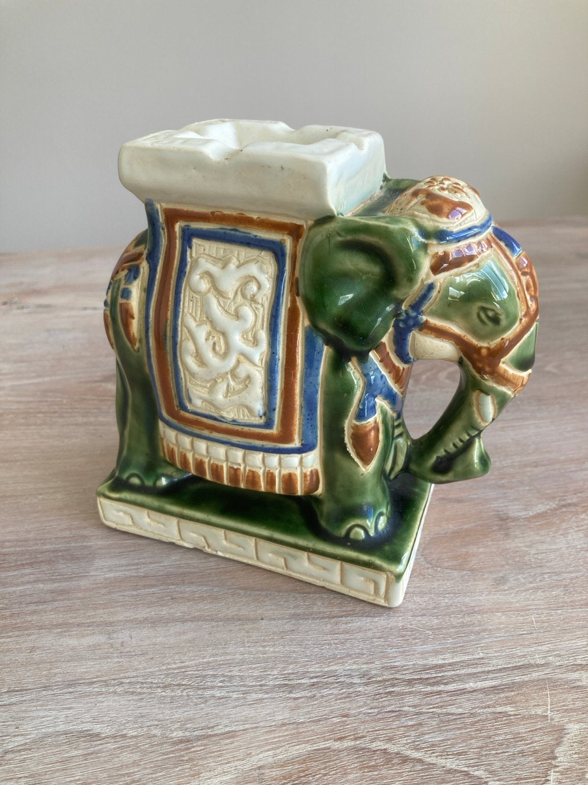 Vintage keramische olifant asbak, standaard, Ophalen of Verzenden, Gebruikt, Steen/keramiek, Vintage
