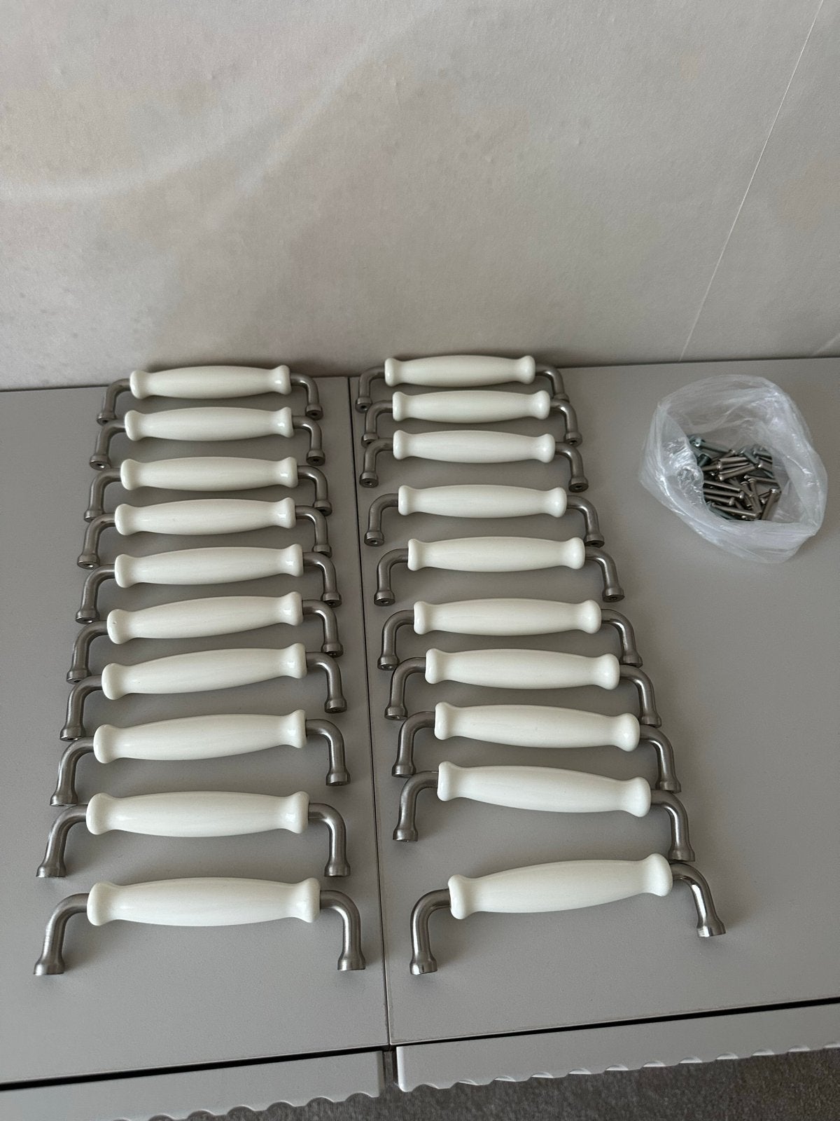 20x Witte handgrepen met RVS bevestiging 128mm, Ophalen, Zo goed als nieuw, Rvs, Klink of Kruk