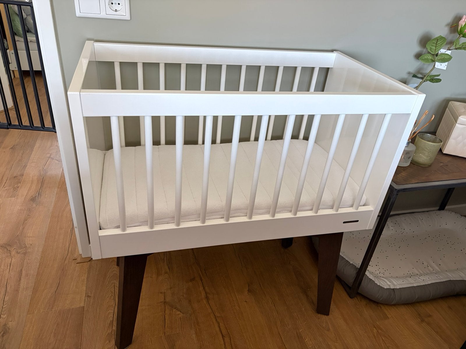 Kidsmill Sixties wieg hoogglans wit incl. matras, Ophalen, Zo goed als nieuw, Wieg