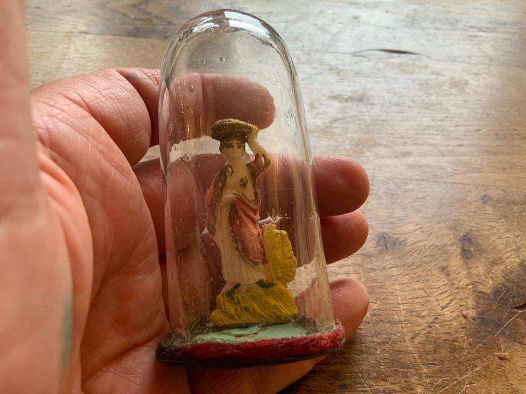 Antiek 19e Eeuws Miniatuur Beeld Glazen Stolp Wax Valenine, Ophalen of Verzenden