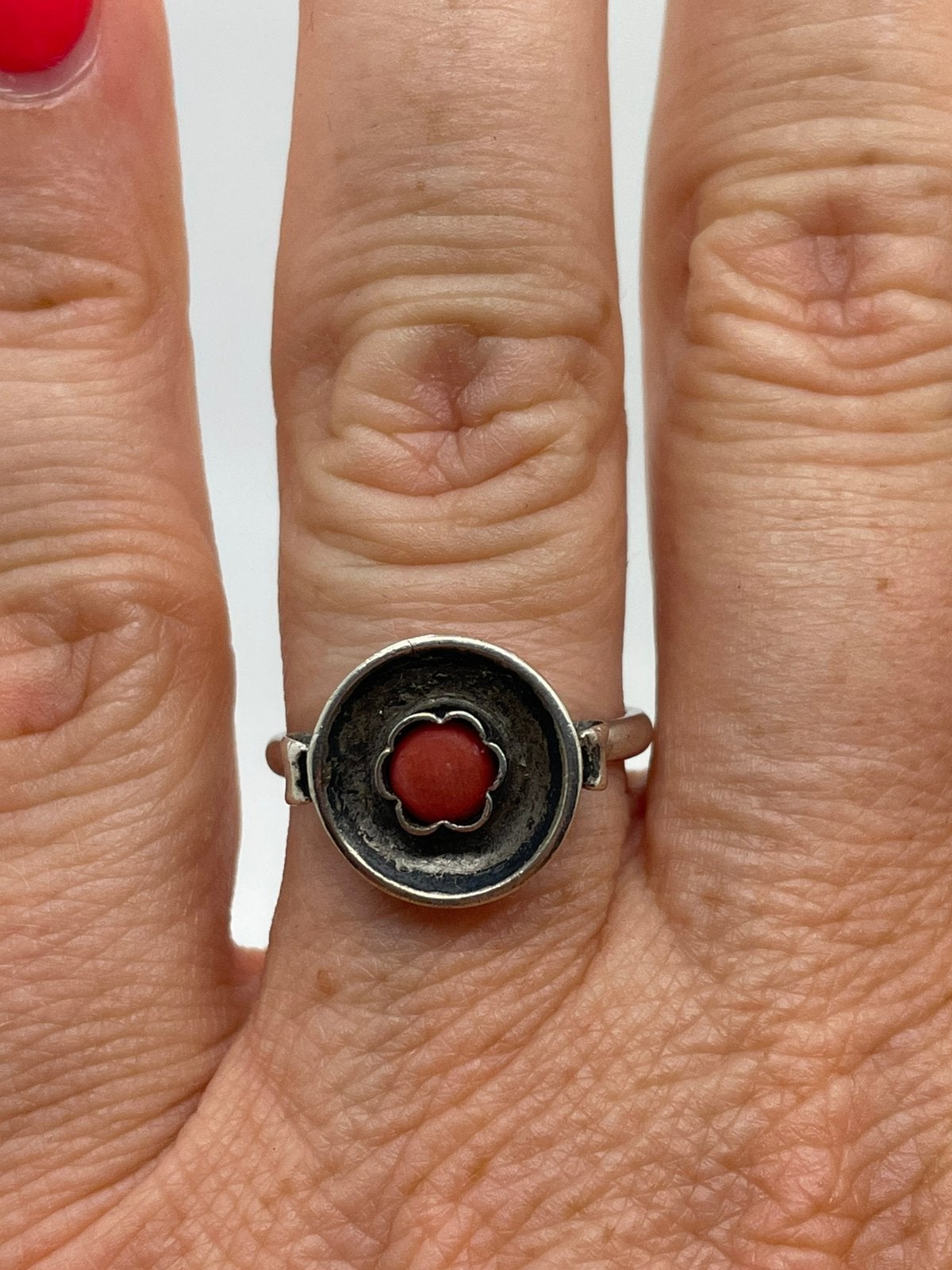 E805 Prachtige zilveren ring bloedkoraal maat 17,5, Ophalen of Verzenden, Zilver, Ring, Met edelsteen