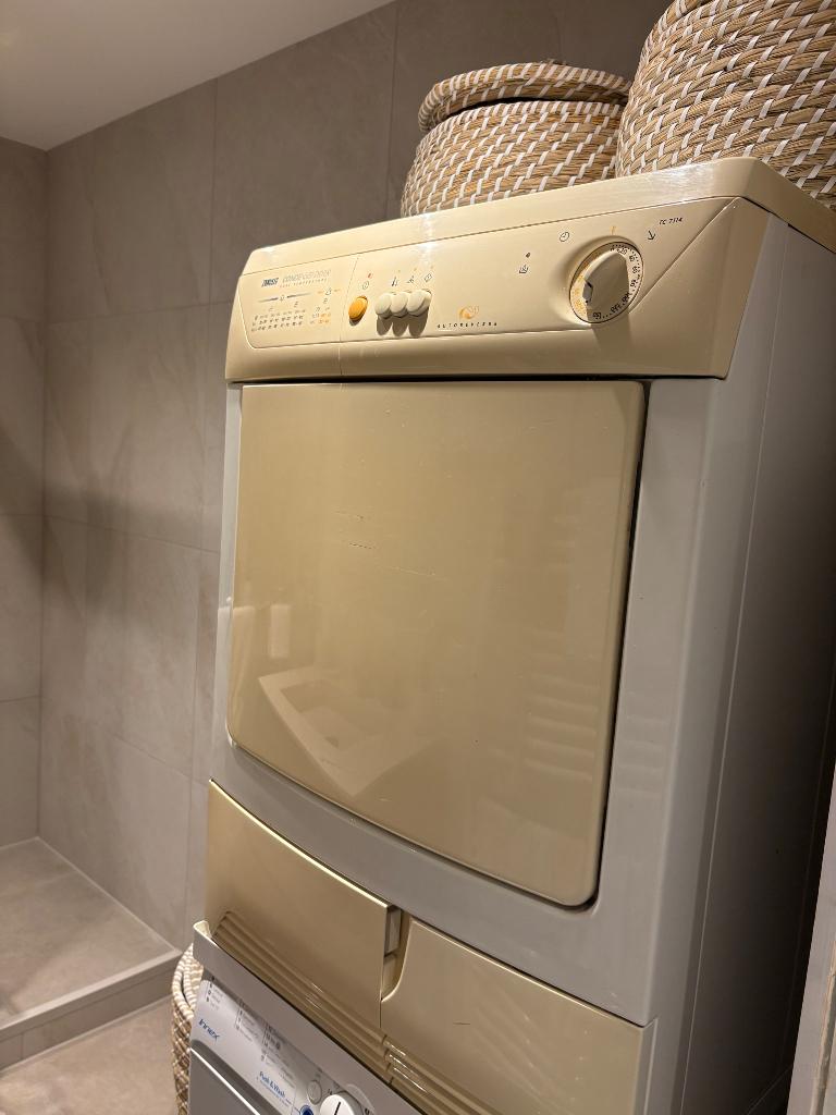 Droger zanussi condenser dryer, Ophalen, Gebruikt, Minder dan 4 kg, Voorlader