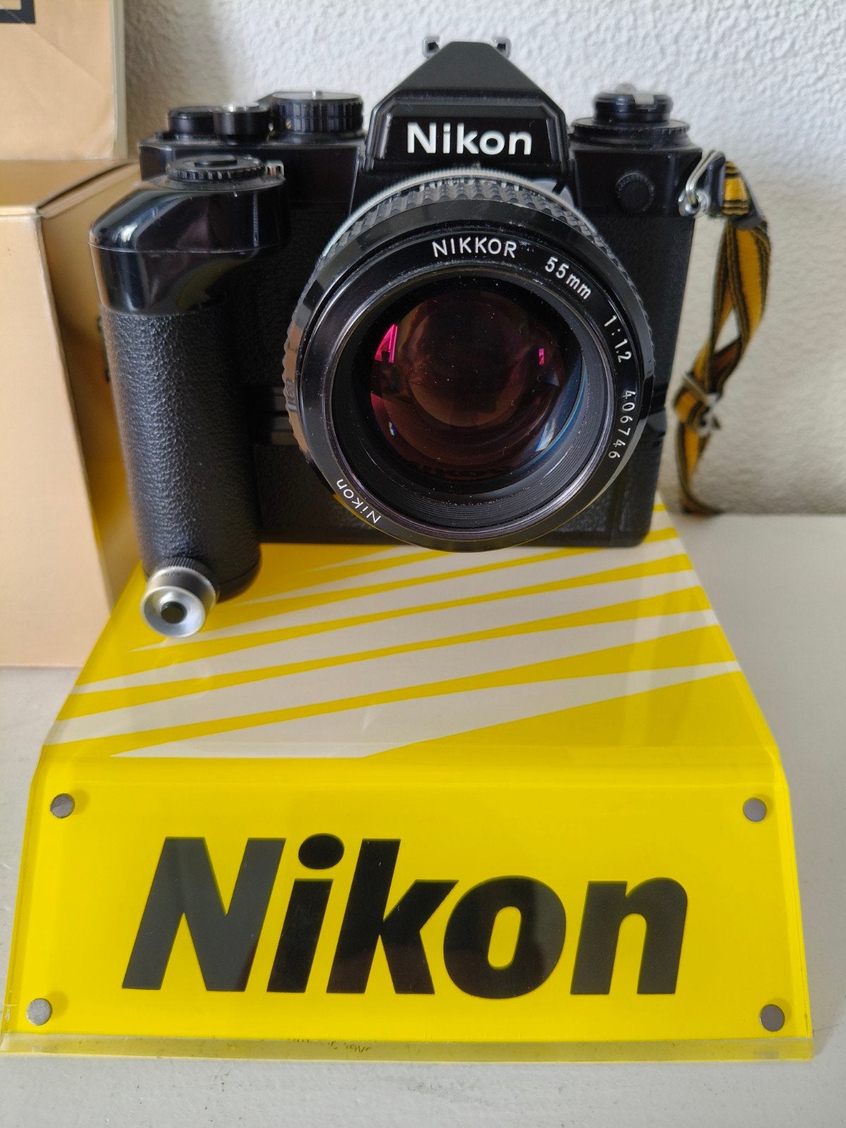 Nikon FE2 Spiegelreflexcamera met Nikkor 55mm f/1.2 lens, Audio, Tv en Foto, Fotocamera's Analoog, Ophalen of Verzenden, Zo goed als nieuw