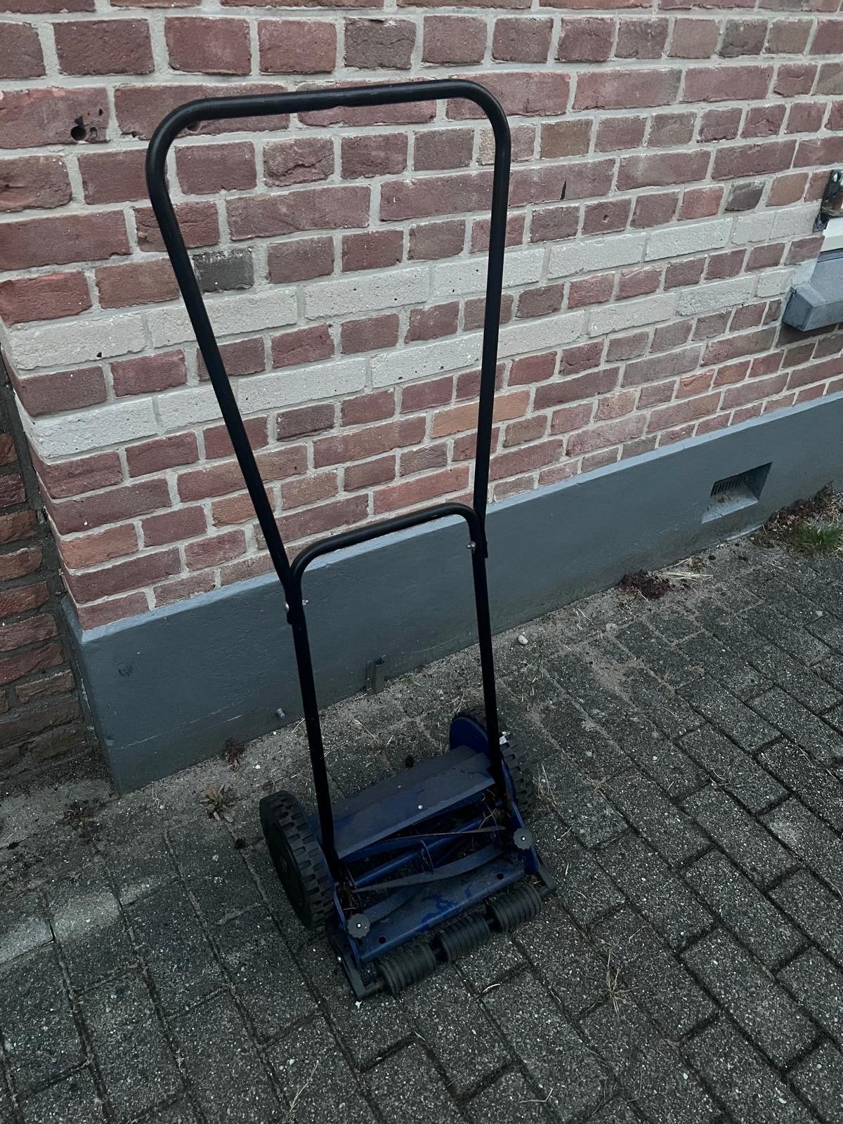 Handgrasmaaier donkerblauw - Gebruikt, Kooimesmaaier, Ophalen, Gebruikt, Handgrasmaaier