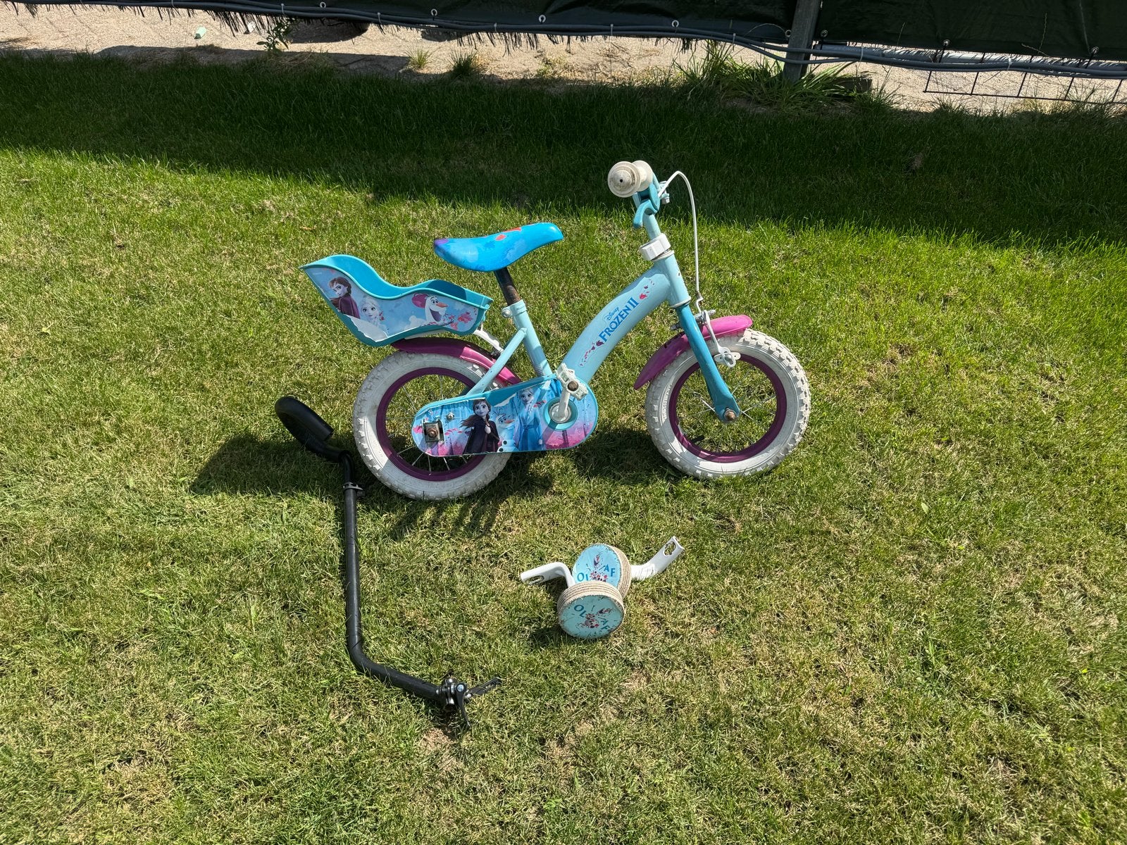 Frozen kinderfiets met zijwieltjes, Fietsen en Brommers, Fietsen | Kinderfietsjes, Terugtraprem, Zijwieltjes, Gebruikt, Ophalen of Verzenden