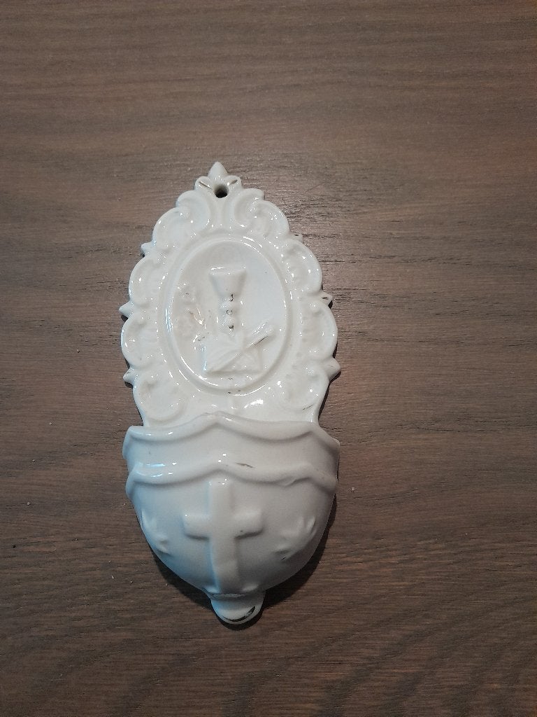 Oud Wijwaterbakje wijwaterbak porselein met kelk kruis, Antiek en Kunst, Antiek | Religie, Ophalen of Verzenden