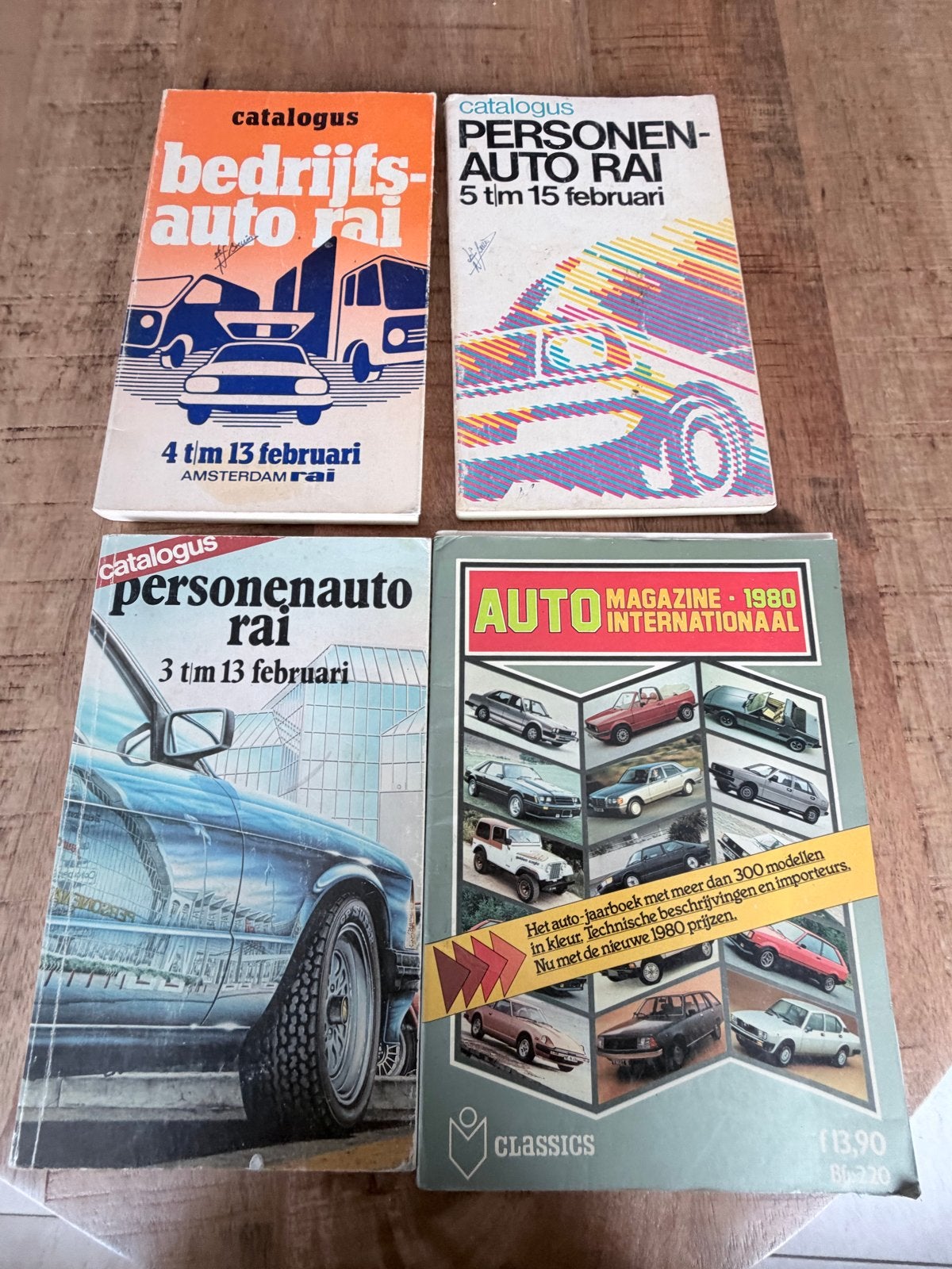 Diverse autoboeken en catalogi: AutoRAI, onderhoud, etc., Ophalen of Verzenden, Gelezen, Algemeen