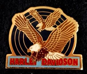 Harley Davidson pin met dubbele vogel, Verzamelen, Speldjes, Pins en Buttons, Verzenden, Nieuw, Transport, Speldje of Pin