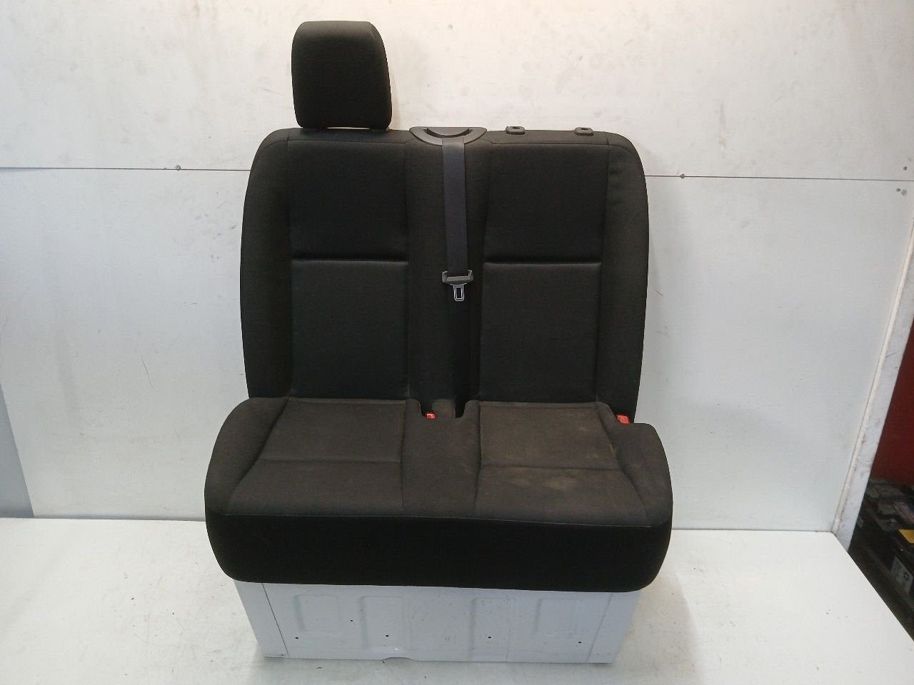 Stoel rechts voor Mercedes-Benz Sprinter, Auto-onderdelen, Onderdelen@venauto.nl, Van der Ven Autorecycling B.V., Gebruikt, Ettenseweg 76, 4706 PB Roosendaal, The Netherlands