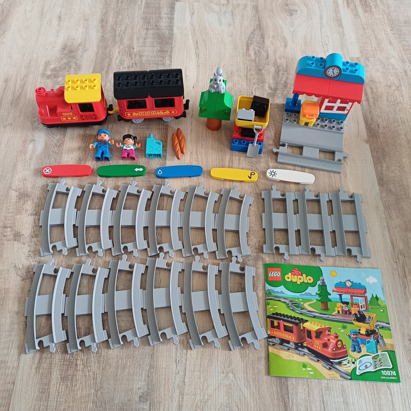 LEGO Duplo Stoomtrein 10874 met rails en station, Gebruikt, Overige thema's, Ophalen of Verzenden, Compleet