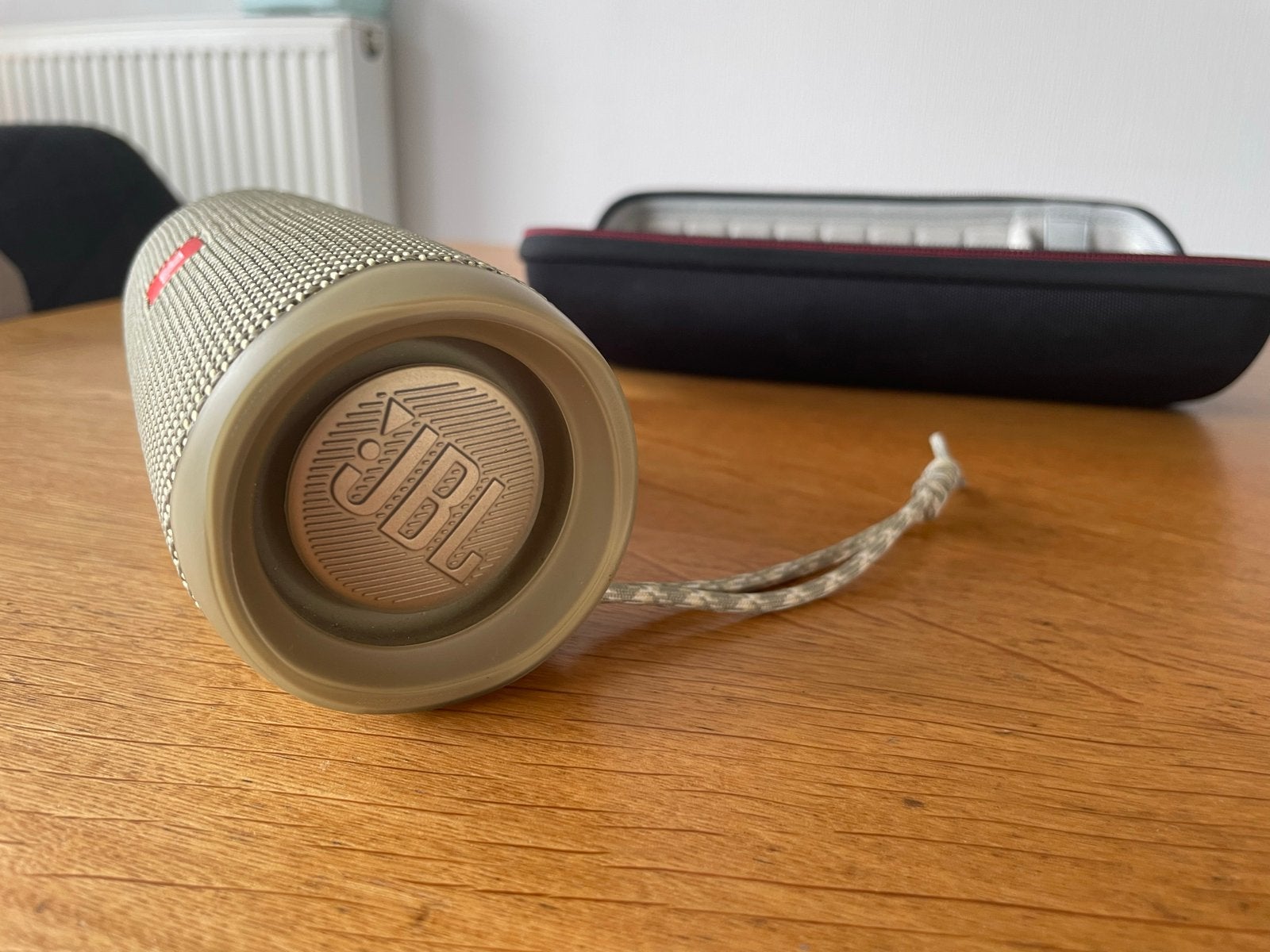 Foto 4 van JBL Flip 5 met beschermhoes