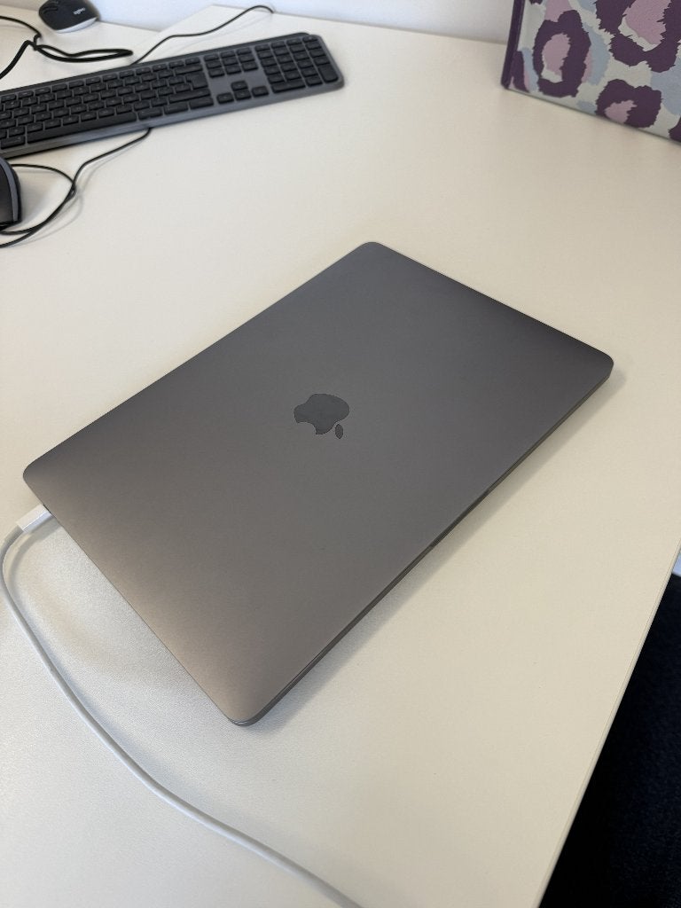 MacBook Pro 13" - M1 8C- CPU & 8C- GPU, 256 GB, 8 GB, 13 inch, Zo goed als nieuw