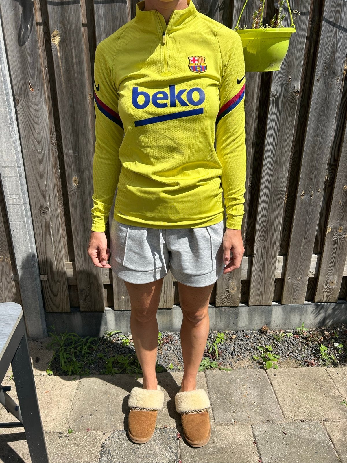 FC Barcelona Trainingsshirt Nike - Geel, Kleding | Dames, Sportkleding, Geel, Overige typen, Ophalen of Verzenden, Maat 36 (S)