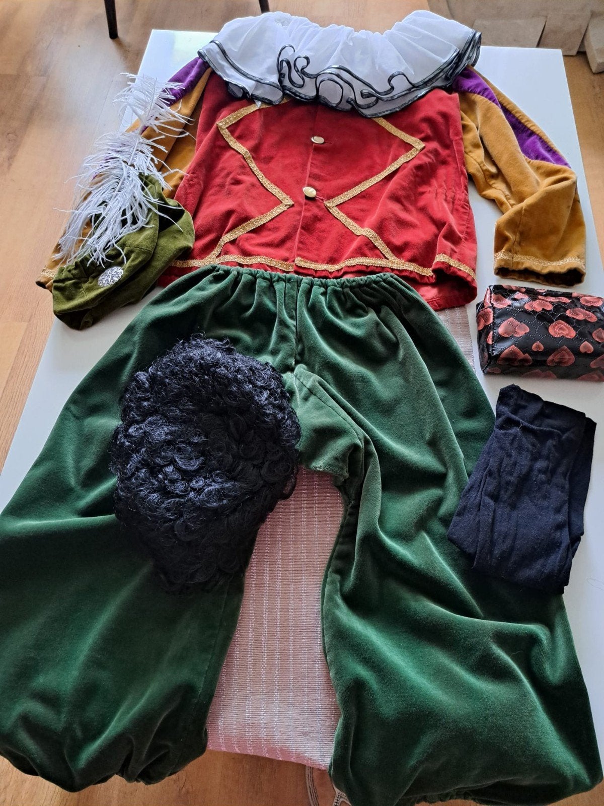Pietenpak Volwassen Maat - Compleet met Accessoires, Kerstmis of Sinterklaas, Maat 42/44 (L), Ophalen of Verzenden, Kleding