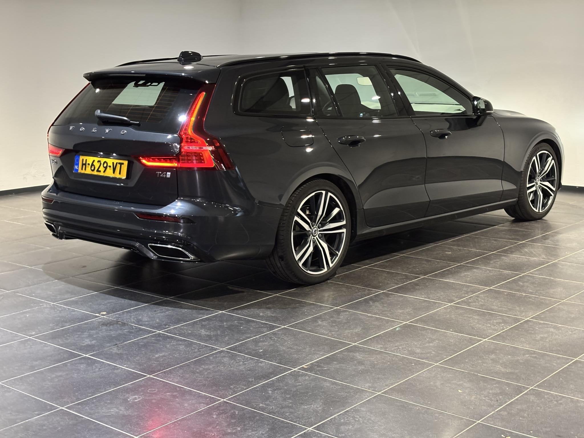 Volvo V60 2.0 T4 R-Design | Panoramadak | Cruise Control Ada, Auto's, 15 km/l, Euro 6, 1969 cc, 1603 kg