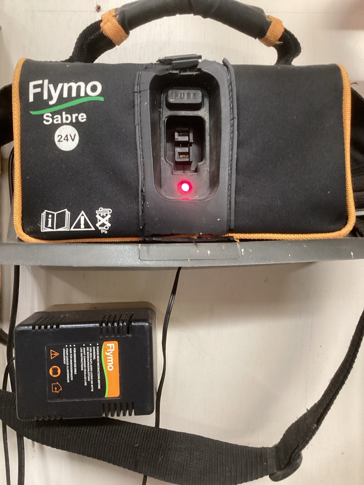 Flymo SabreTrim en Sabre 24V Accu Heggenschaar Set, Ophalen of Verzenden, Gebruikt, Overige soorten