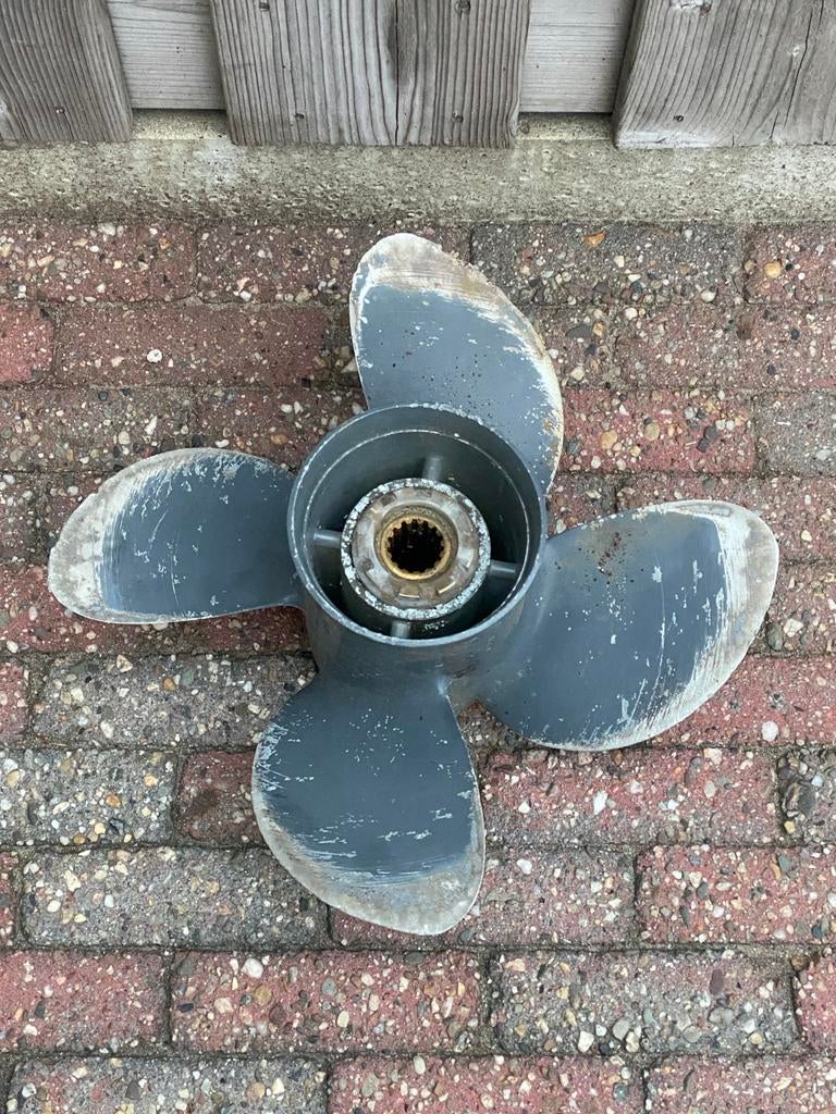Originele Honda 4-blads 13.25x13 propeller schroef, Watersport en Boten, Bootonderdelen, Ophalen of Verzenden, Zo goed als nieuw