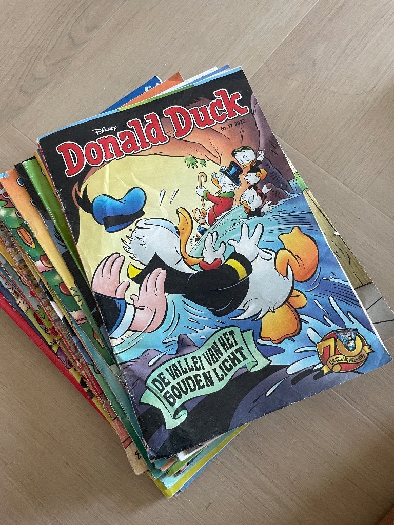 Stapel Donald Ducks 28 stuks jaargang 2022, Meerdere stripboeken, Ophalen, Gelezen