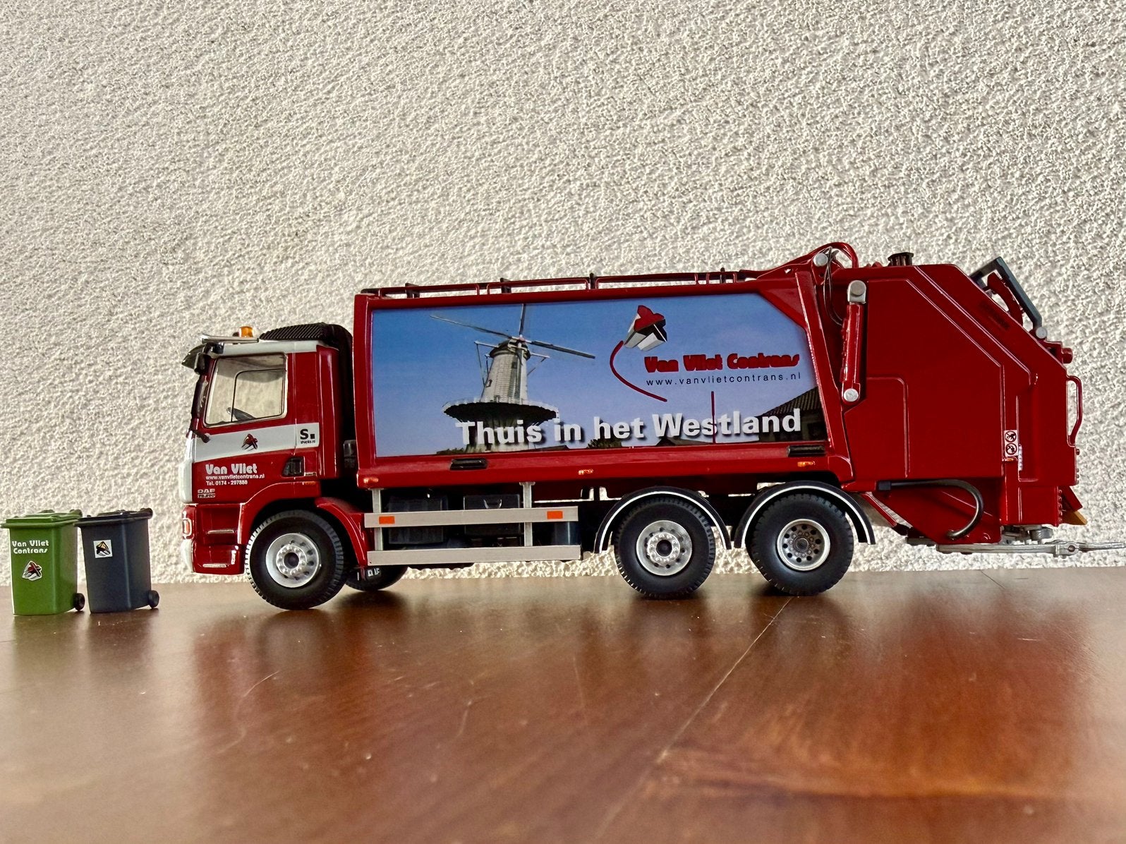 Tekno Van Vliet Contrans, DAF CF GEESINK vuilniswagen 1:50, Ophalen of Verzenden, Zo goed als nieuw, Bus of Vrachtwagen, Tekno