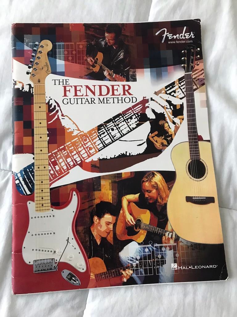 Hal Leonard The Fender Guitar, Muziek en Instrumenten, Bladmuziek, Ophalen of Verzenden, Zo goed als nieuw