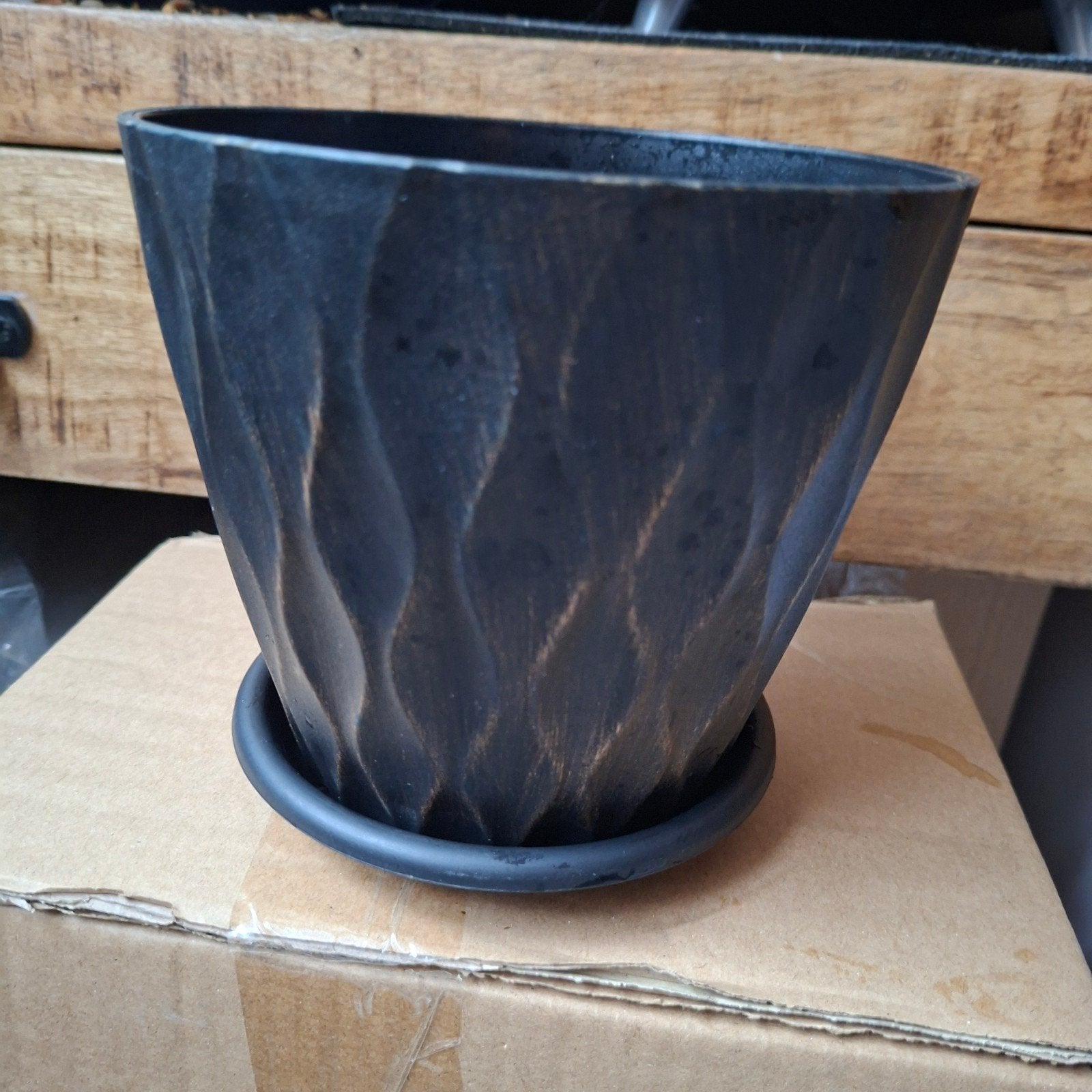 set van 6 zwart met goud binnenpot met schotel, Tuin en Terras, Ophalen, Kunststof, Rond, Minder dan 40 cm