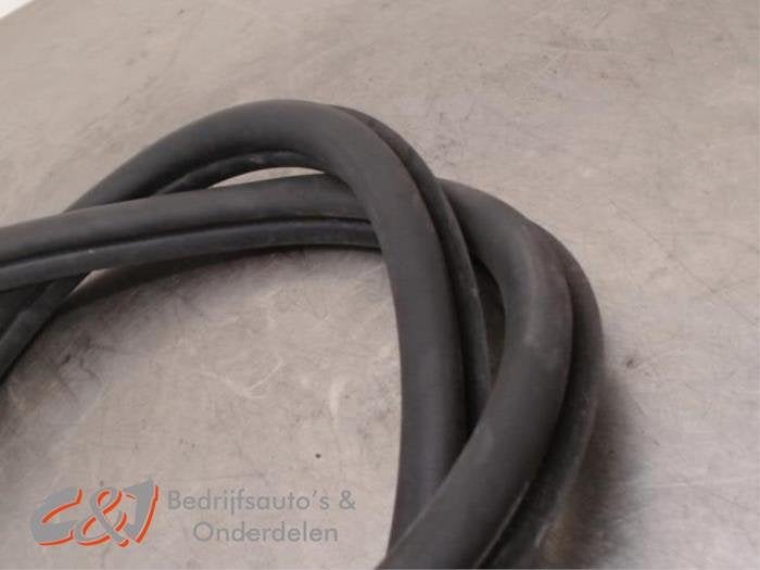 Portierrubber 4Deurs rechts-achter van een Fiat Talento, Gebruikt, -, -, Ophalen of Verzenden