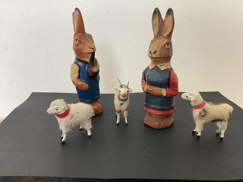 Twee antieke schaapjes en een bokje, Ophalen of Verzenden