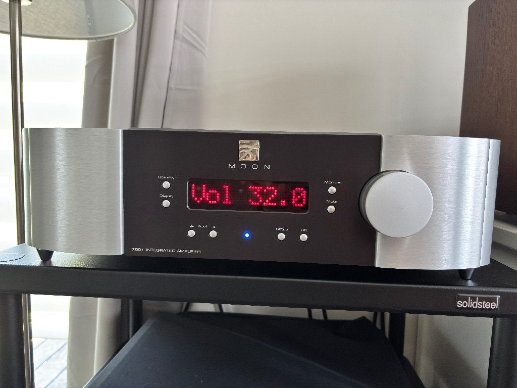 Simaudio Moon 700i v2 Geïntegreerde versterker, Zo goed als nieuw, 120 watt of meer, Stereo, Ophalen