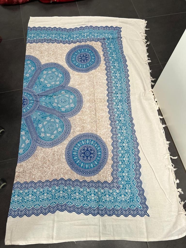 Decoratieve sprei/strandlaken met mandala patroon, Ophalen of Verzenden, Zo goed als nieuw, 200 cm of meer, Crème