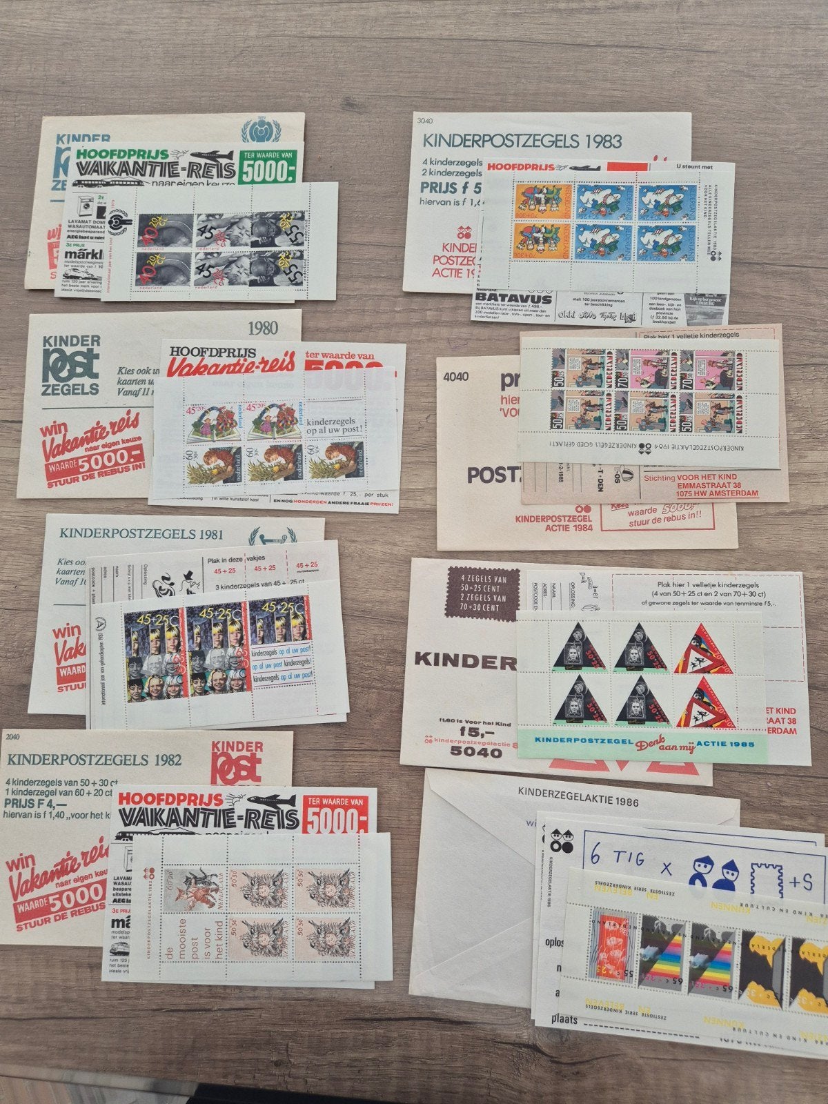kinderpostzegels 1979 t/m 1986, Postzegels en Munten, Postzegels | Volle albums en Verzamelingen, Ophalen of Verzenden, Nederland