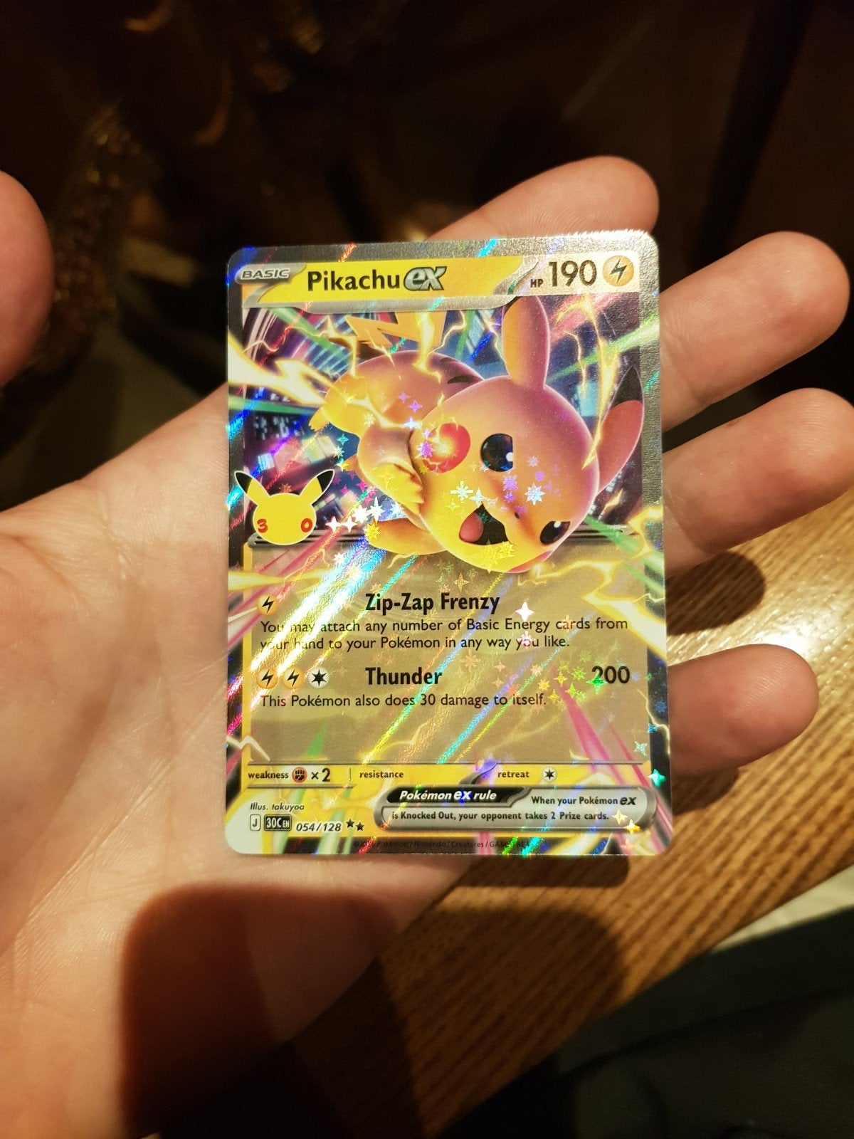 Pikachu EX Glanzende Pokémon Kaart in Gift Box, Ophalen of Verzenden, Zo goed als nieuw, Losse kaart, Foil