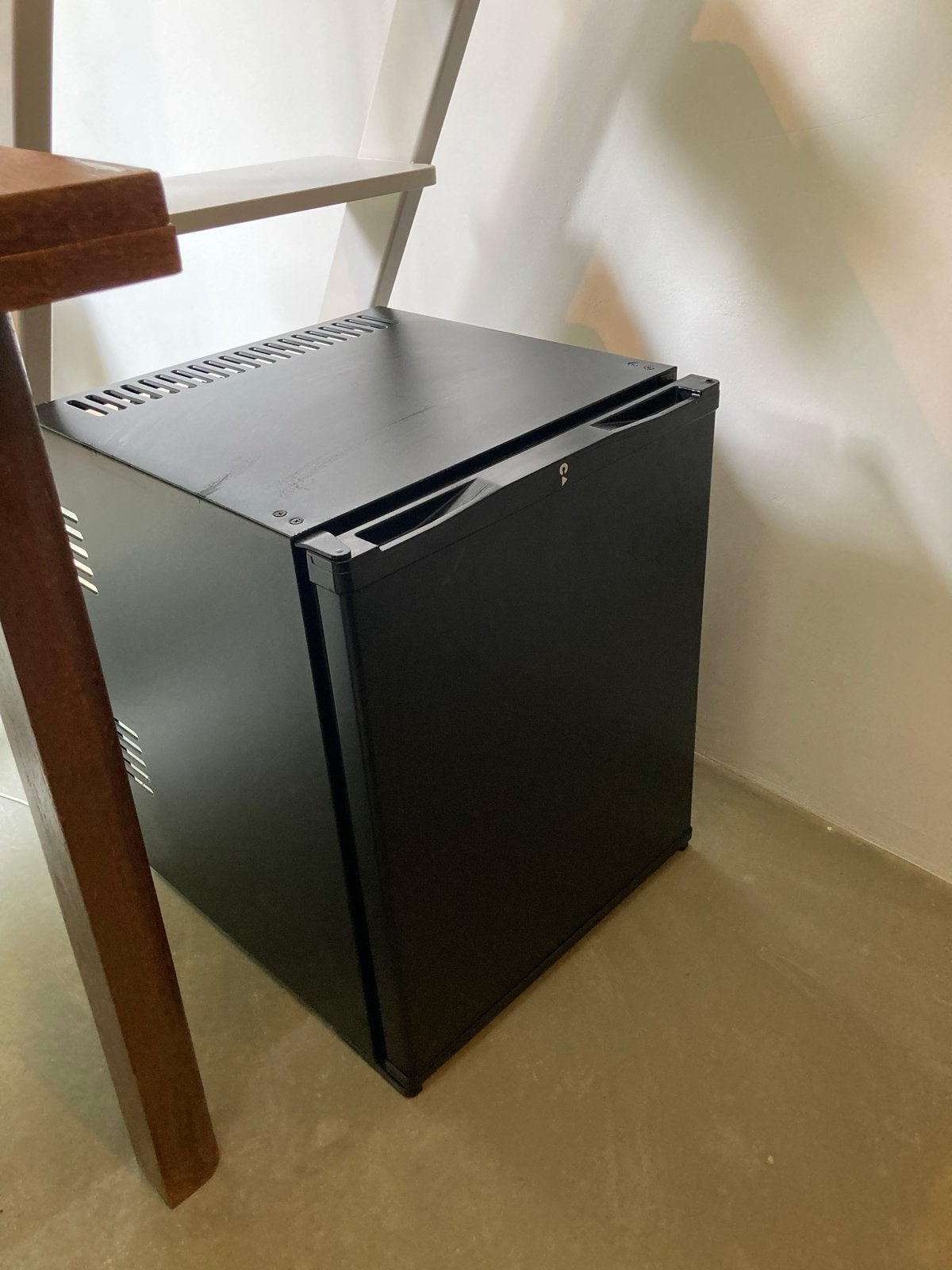 Hotek Atlantic 40 liter mini bar - zgan! Minibar/ koelkast, Witgoed en Apparatuur, Koelkasten en IJskasten, Minder dan 75 liter
