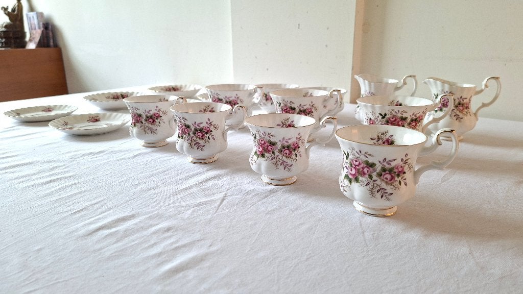 Royal Albert Lavender Rose Bone China Engeland 17-delig, Ophalen