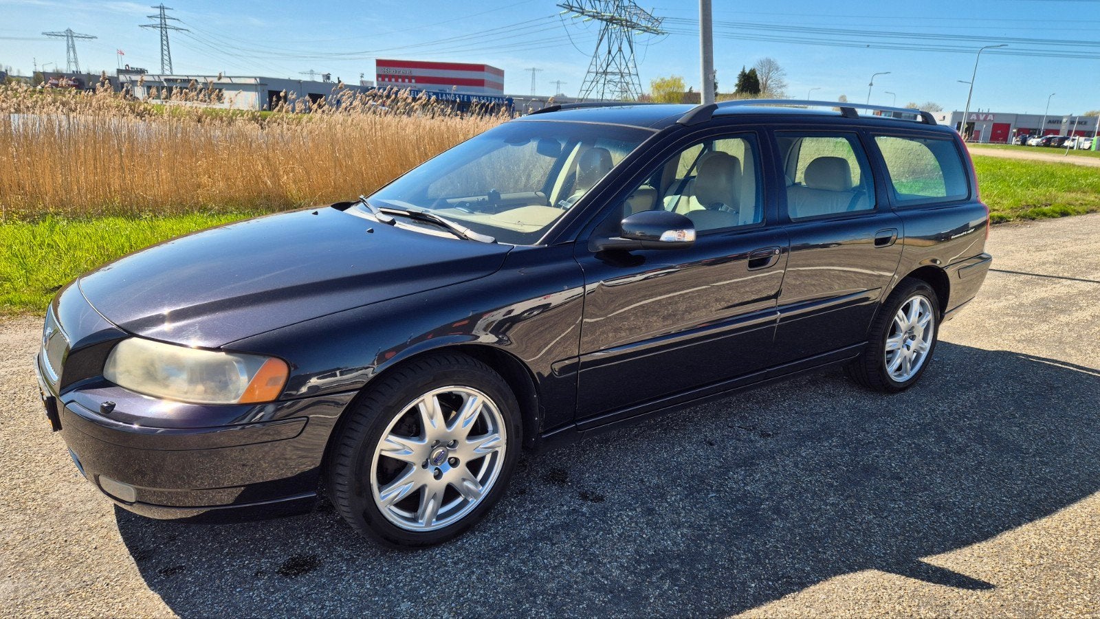 Volvo V70 2.4 140PK 2007 Zwart, Voorwielaandrijving, 1800 kg, Beige, Zwart