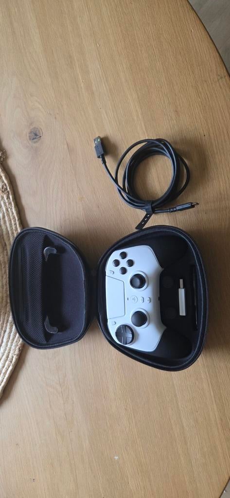 Razer Raiju Pro Controller - Wit, Spelcomputers en Games, PlayStation 5, Ophalen of Verzenden, Zo goed als nieuw, Controller