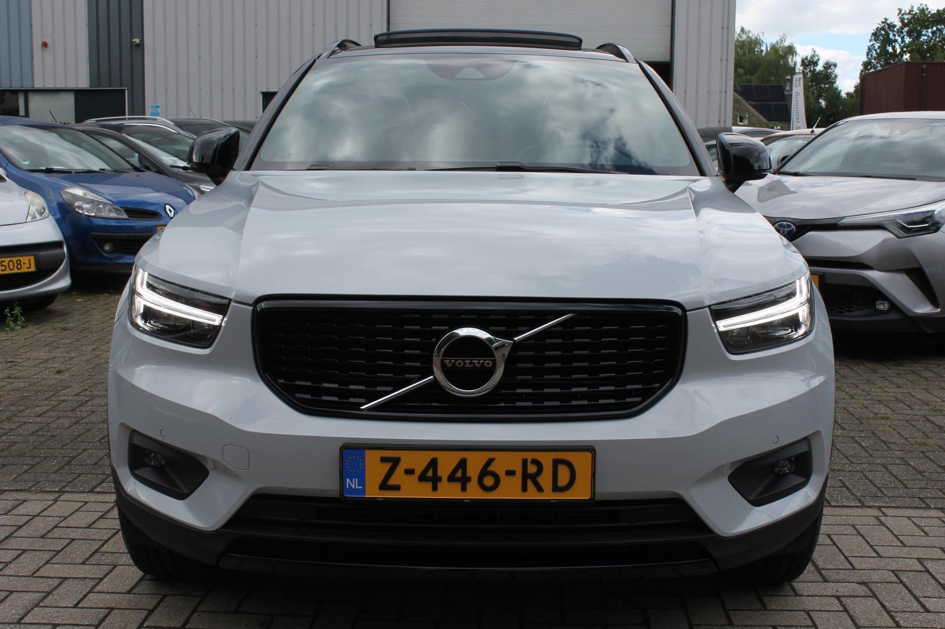 Volvo XC40 1.5 T4 Recharge R-Design Keyless Pano VOL!, Dealer onderhouden, Plug-in hybride, Bedrijf, Automatische klimaatregeling
