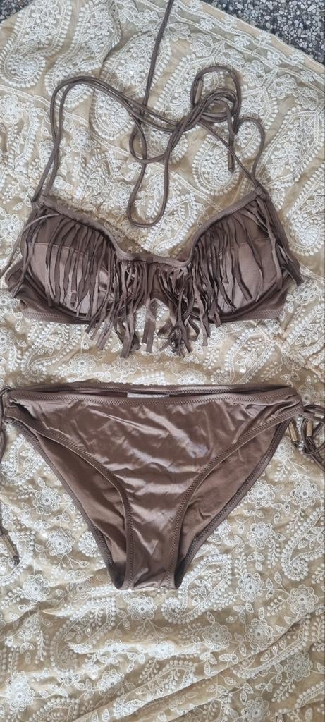 Bruine bikin met franje. Zo goed als nieuw., Kleding | Dames, Badmode en Zwemkleding, Verzenden, Zo goed als nieuw, Bruin, Bikini