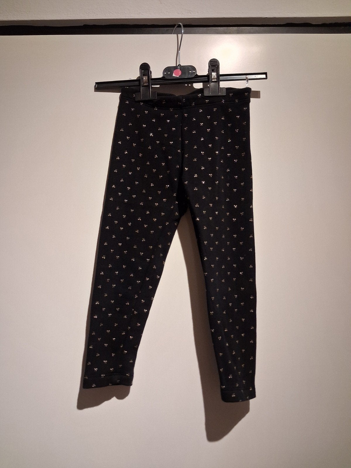C&A Legging Zwart met Gouden Strikjes Maat 104, Broek, Gebruikt, C&A, Meisje