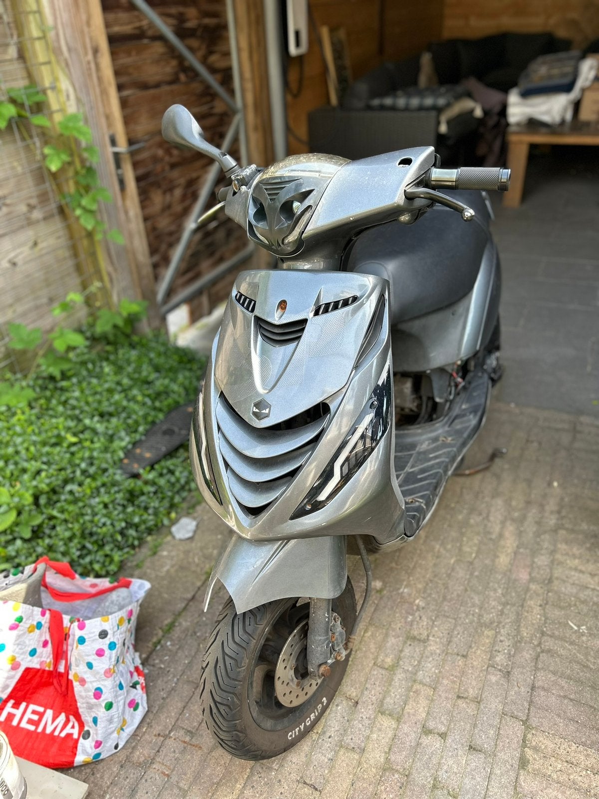 Piaggio zip 50cc 4 takt  !niet lopend!, Ophalen, Zo goed als nieuw, Benzine, Zip