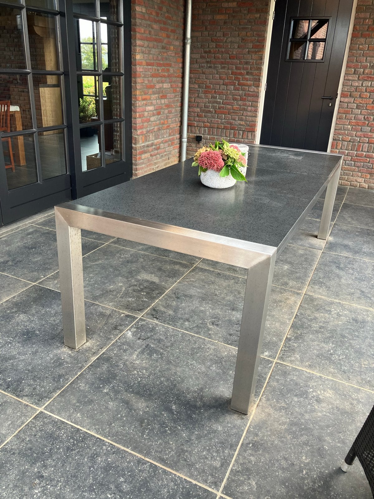 Moderne tuintafel met RVS onderstel en donker blad, Tuin en Terras, Ophalen, Gebruikt, Rechthoekig, Rvs