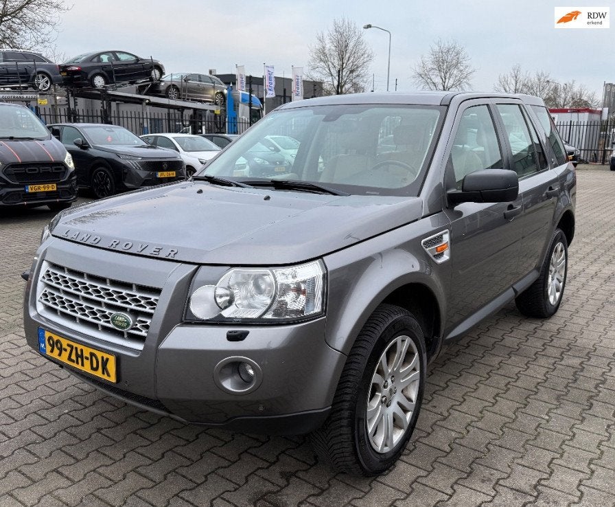 Land Rover Freelander 2.2 TD4 HSE 4x4 Leer Panorama Apk, Auto's, Automaat, Parkeersensor, Gebruikt, 2000 kg