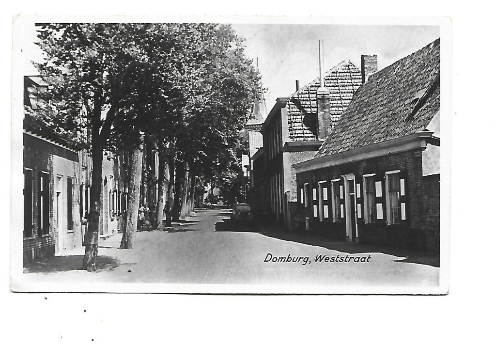 Domburg -Weststraat, Verzamelen, Ansichtkaarten | Nederland, Verzenden, 1940 tot 1960, Ongelopen, Zeeland