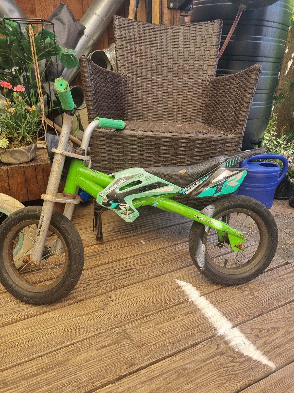 Stevige Kawasaki loopfiets - veel gebruikt, wat roest, Kinderen en Baby's, Speelgoed | Buiten | Voertuigen en Loopfietsen, Ophalen